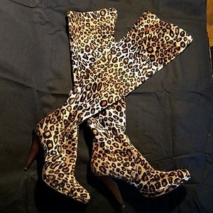 Leopard boots